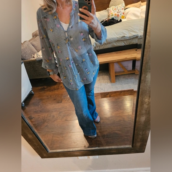 Striped Floral Blouse and Blue Jeans - Picture 1 of 5